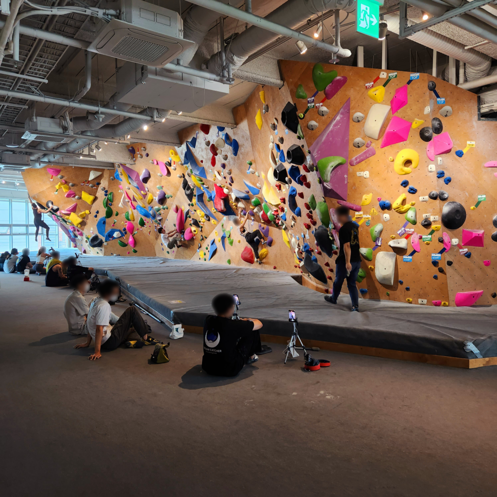 더클라임 클라이밍 초록 파랑 빨강 보라 난이도 암벽화 강습 가격 바지 남자 여자 복장 몸변화 추천